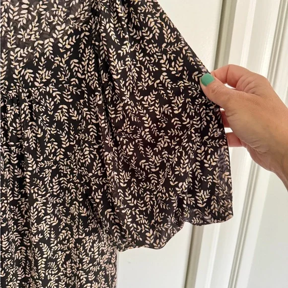 🖤 NEVER WORN! Evereve Black and White Floral Bella Blouse - Picture 5 of 5